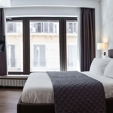 Prestige Chiaia Hotel 3*