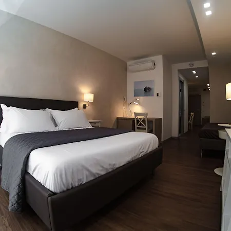 Prestige Chiaia Hotel