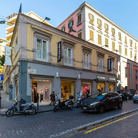 Prestige Chiaia Szálloda 3*